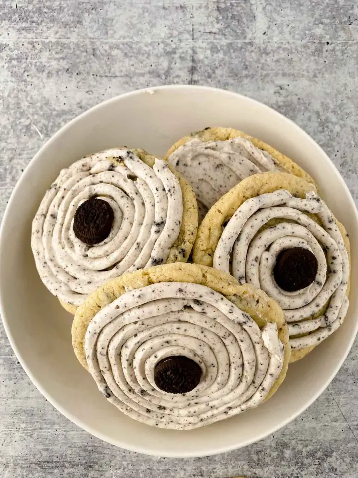 Bowl of cookies and cream cookies.